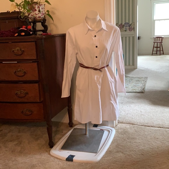 Dress - Picture 4 of 4